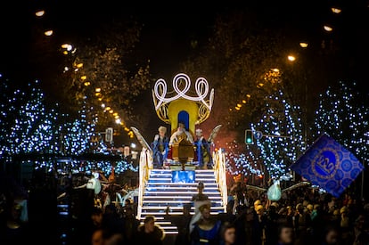 Cabalgata de los Reyes Magos en el Paseo de la Castellana de Madrid. 