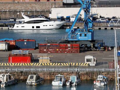 Yate de lujo atracado en St Helier Marina, en el paraíso fiscal Jersey (Reino Unido).