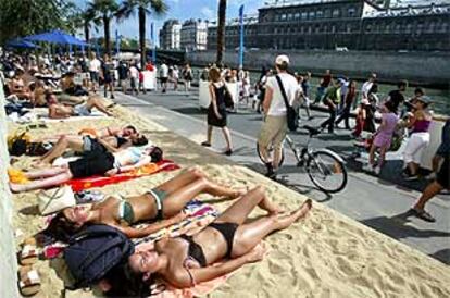 Los muelles del Sena, convertidos en playa.