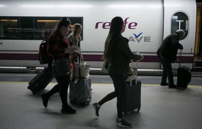 A high-speed AVE train in Barcelona.