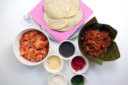 Tacos de cochinita pibil y al pastor.