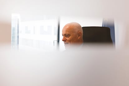 Entrevista a José Manuel Campa, presidente de la Autoridad Bancaria Europea (EBA), en la sede en París (Francia).