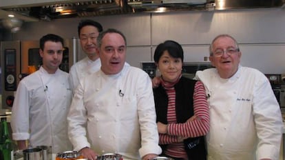Ferran Adrià junto a Setsuko Yuuki y el cocinero Juan Mari Arzak en uno de sus viajes a Japón.