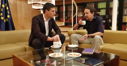 Pedro S&aacute;nchez y Pablo Iglesias antes de la reuni&oacute;n.