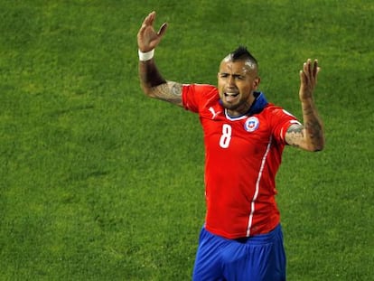 Arturo Vidal celebra un gol ante Ecuador