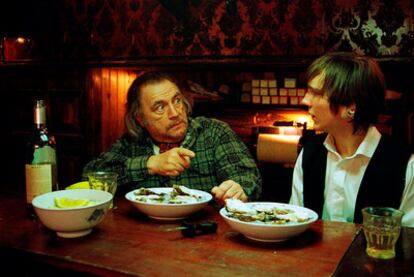 Brian Cox (izquierda) y Paul Dano, en una imagen de <i>The good heart.</i>