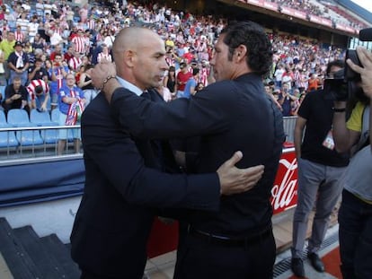 Jémez y Simeone se saludan antes del último Atlético-Rayo.