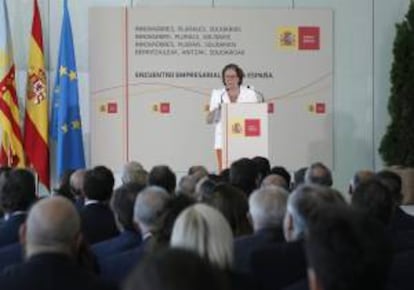 La alcaldesa de Valencia, Rita Barberá, durante la inauguración del primer Foro Empresarial de la Marca España, que organiza el Alto Comisionado de Marca España y en el que 200 empresarios valencianos analizan cómo les gustaría que se viese a la economía española en el exterior.