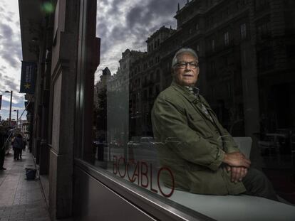 El escritor Fernando Delgado, en un hotel de la Gran V&iacute;a de Madrid. 