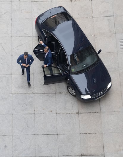 El candidato a la investidura, Pedro Sánchez, llega al Congreso de los Diputados, para asistir a la segunda jornada del debate. 