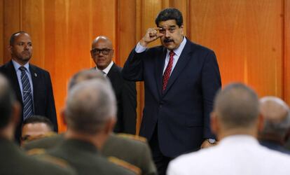 Nicolas Maduro habla frente a la cúpula militar de Venezuela, este viernes en Caracas.