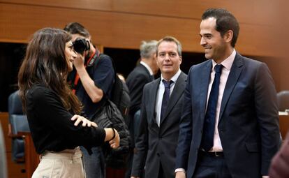 Clara Serra, de Podemos, e Ignacio Aguado, de Ciudadanos.