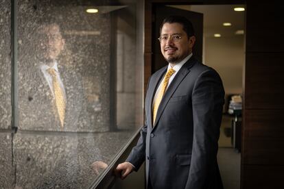 Carlos Martínez Velázquez, director general del INFONAVIT, durante una entrevista para EL PAÍS, en su oficina, en Ciudad de México, el 25 de junio de 2024.