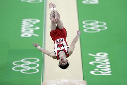 El gimnasta japonés Kohei Uchimura se entrena para los Juegos Olímpicos 2016 en Río de Janeiro.