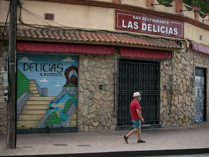 Façana del bar Las Delicias, on el Pijoaparte jugava a les cartes a 'Últimas tardes con Teresa'.