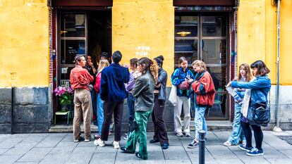 Un local brunch para turistas en la calle Tribulete, en el barrio madrileño de Lavapies  © Claudio Álvarez