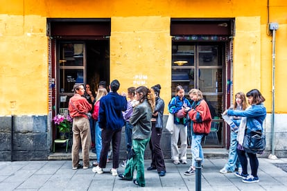 Un local brunch para turistas en la calle Tribulete, en el barrio madrileño de Lavapies