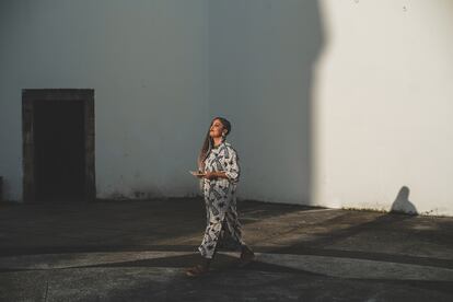 Mari Bigia, una de las cordelistas que está revolucionando el género, fotografiada en Recife.