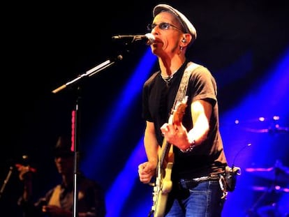 El m&uacute;sico y compositor Fito Cabrales, l&iacute;der de Fito &amp; Fitipaldis, en el Palacio de Deportes de Madrid, en 2014.