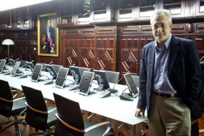 José Antonio Griñán, en la sala de reuniones del Gobierno en la Casa Rosa.