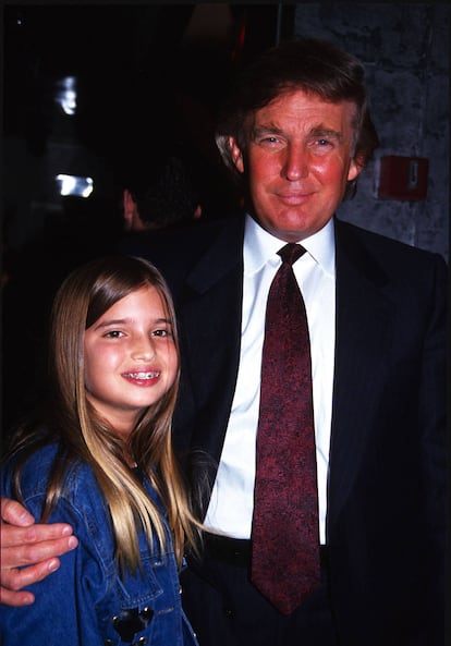 Ivanka Trump de niña, junto a su padre.