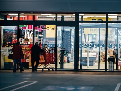 Entrada de un supermercado en Santiago de Compostela.