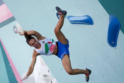 Camilla Moroni durante su actuación en la semifinal de escalada. 