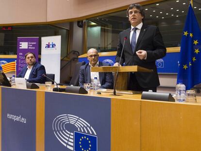 Puigdemont, Junqueras y Romeva en la conferencia que ofrecieron en el Parlamento Europeo el pasado 24 de enero.