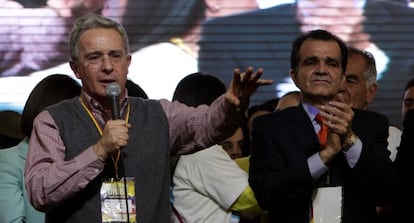 &Aacute;lvaro Uribe y el candidato &Oacute;scar Iv&aacute;n Zuluaga.