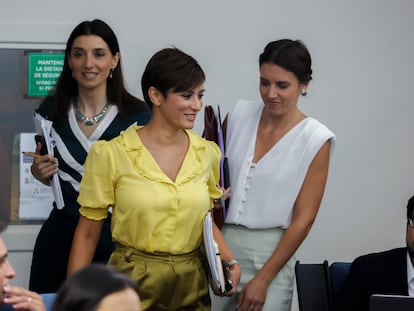 De izquierda a derecha, las ministras de Justicia, Pilar Llop; Portavoz, Isabel Rodríguez, e Igualdad, Irene Montero, en una rueda de prensa en La Moncloa en agosto.