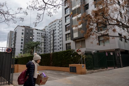 Edificio de viviendas en el barrio Creu del Grau en Valencia.