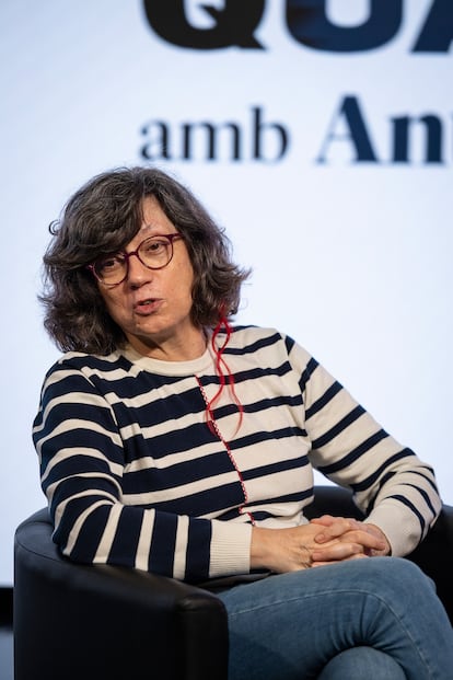 L'escriptora Antònia Carré-Pons al club de lectura.
