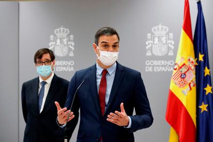 El presidente del Gobierno, Pedro Sánchez¡, el pasado miércoles el Centro de Coordinación de Alertas y Emergencias Sanitaras (CCAES), acompañado del Ministro de Sanidad, Salvador Illa.