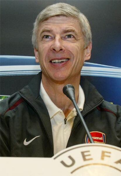 Arsene Wenger ayer durante su conferencia de prensa