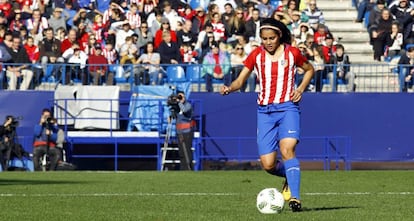 Kenti Robles durante el partido del Atlético en el Vicente Calderón