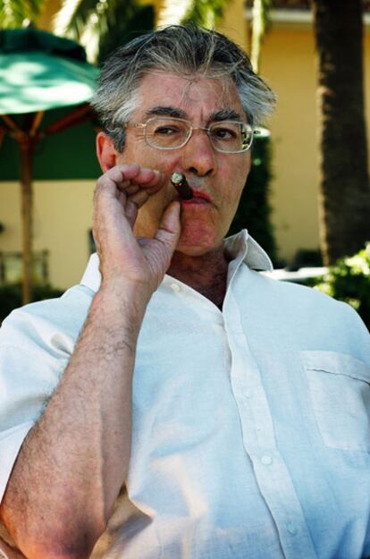 Umberto Bossi, en julio de 2007, durante sus vacaciones en Alassio (Italia).