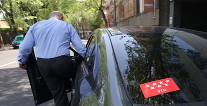 09-06-17 (DVD 848) Un conductor de Cabify en Madrid.
 ©Jaime Villanueva