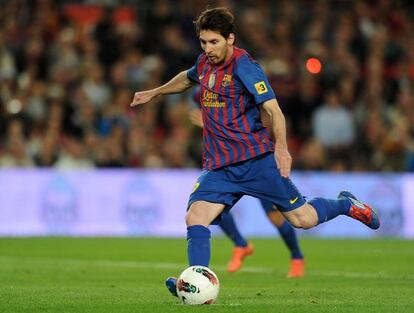 Messi marca uno de sus goles ante el Espanyol.