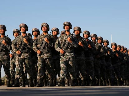 Militares chinos, en la base de Zhurihe, en julio de 2017.