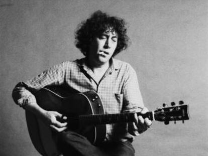 El guitarrista escocés Bert Jansch, en Londres en 1985.