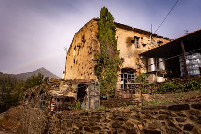 Vista del edificio principal de la bodega Carriels dels Vilars, propiedad de Carles Alonso.