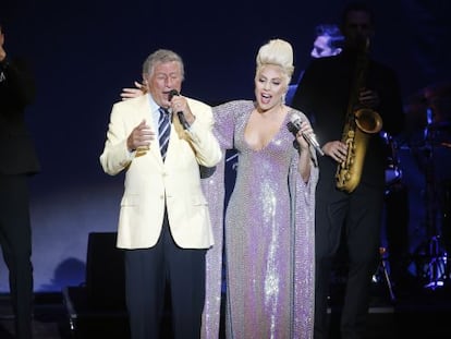 Tony Bennet y Lady Gaga, en un concierto en 2019 en Cap Roig (Girona).