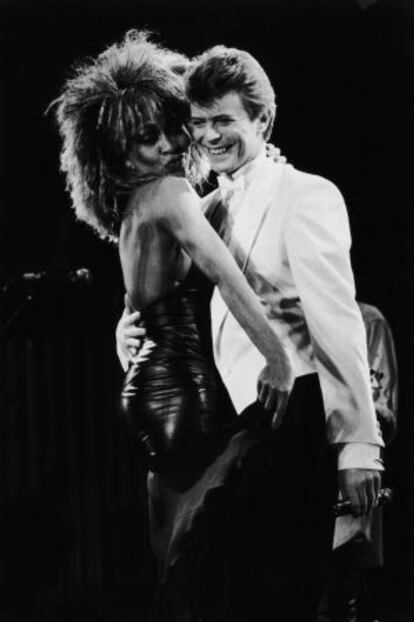 David Bowie y Tina Turner en una actuación en Birminghan, en 1985.