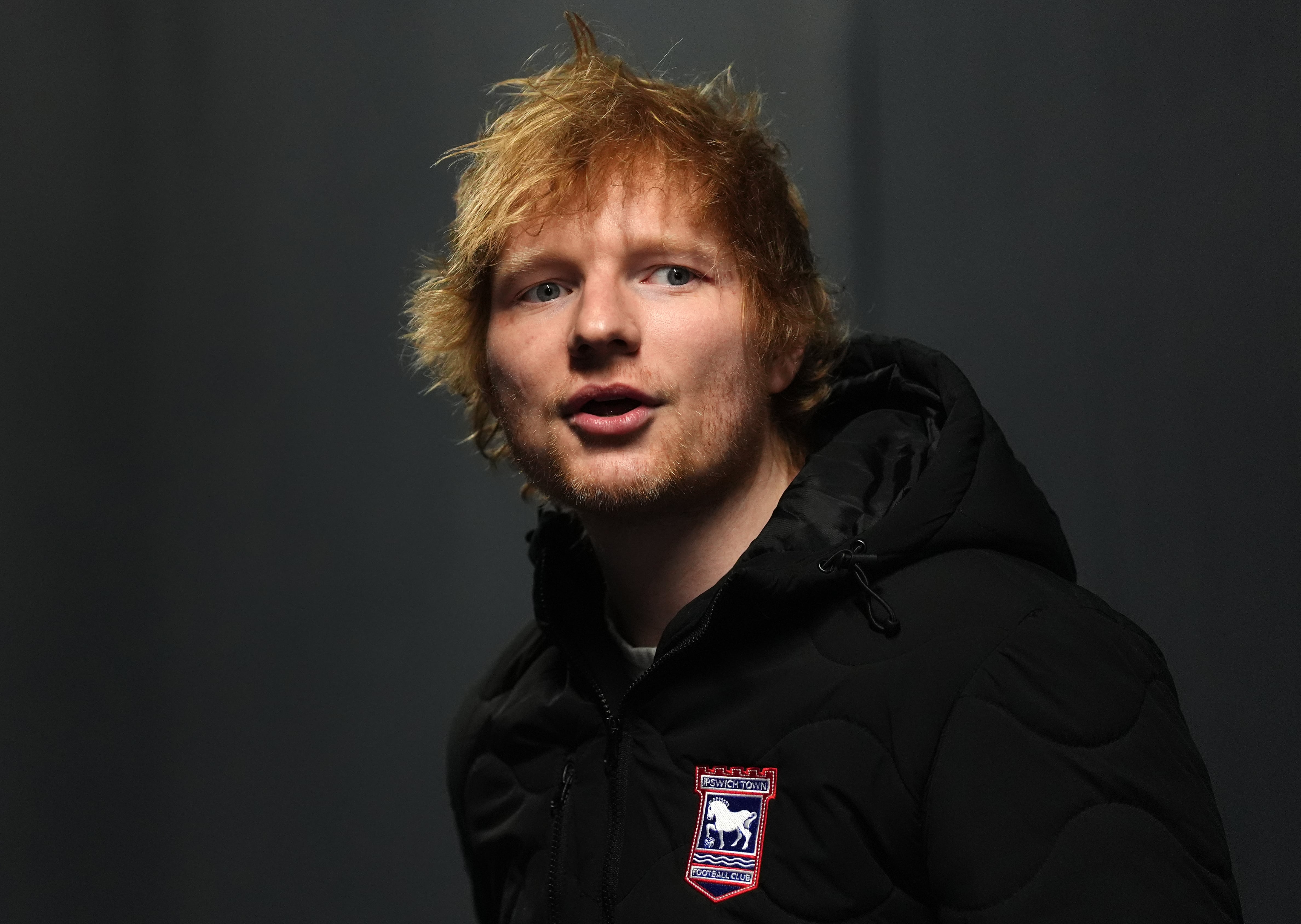 Ed Sheeran crea una fundación para animar a los jóvenes a formarse en música: “Fue increíble para mi salud mental cuando era niño”