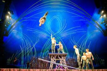 Un momento del espectáculo 'Amaluna', del Cirque du soleil, que se representa en Port Aventura.