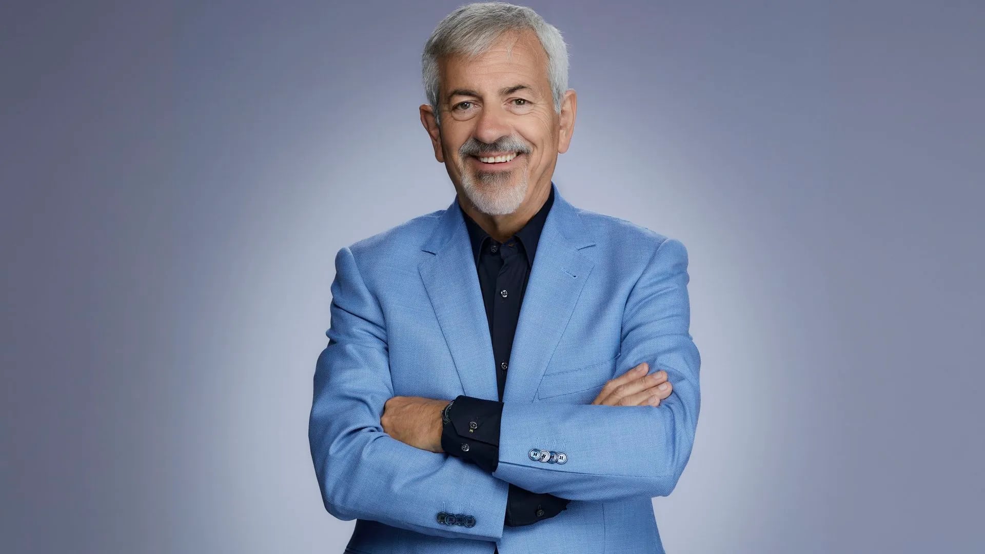 Carlos Sobera presentará 'Rueda la letra', el concurso de Telecinco que incluirá el antiguo 'Rosco' de 'Pasapalabra'.