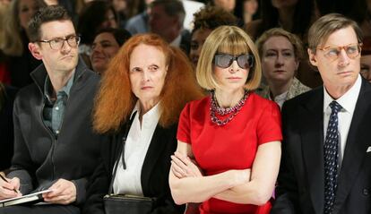 Grace Coddington y Anna Wintour en un desfile de Dior en Nueva York en julio de 2014.