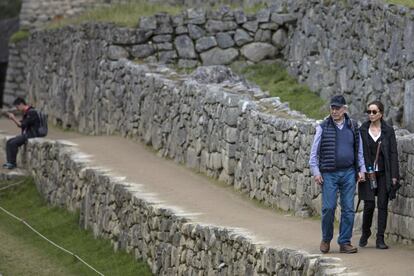 Mario Vargas Llosa y su novia Isabel Preysler visitaron el sábado pasado la Ciudad Imperial de Machu Picchu acompañados de una comitiva de cuatro personas.