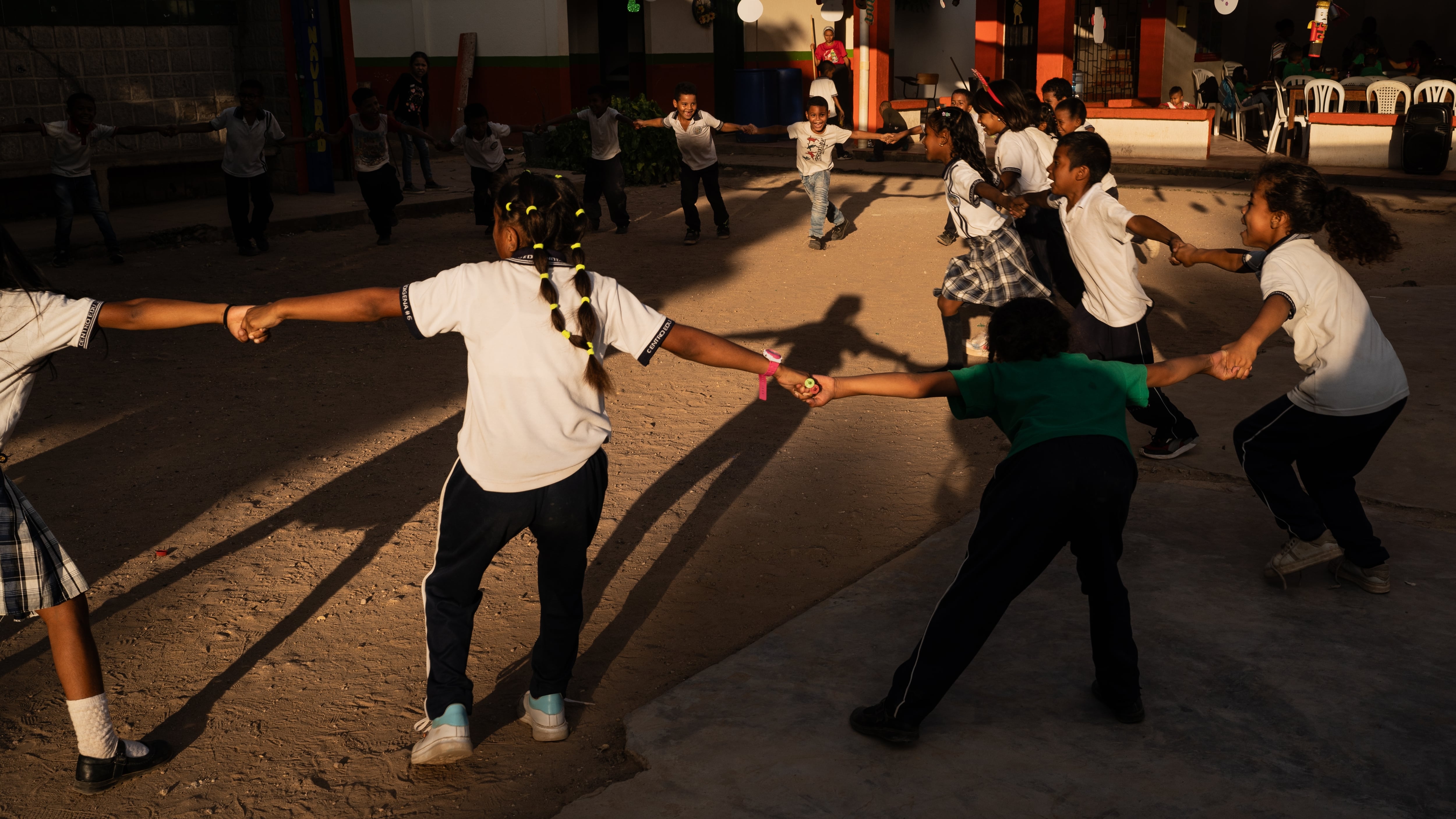 Las disidencias usan las escuelas como trinchera y herramienta de propaganda