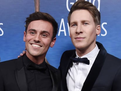Tom Daley (izquierda) y su marido, Dustin Lance Black, en los premios WGA en 2019.